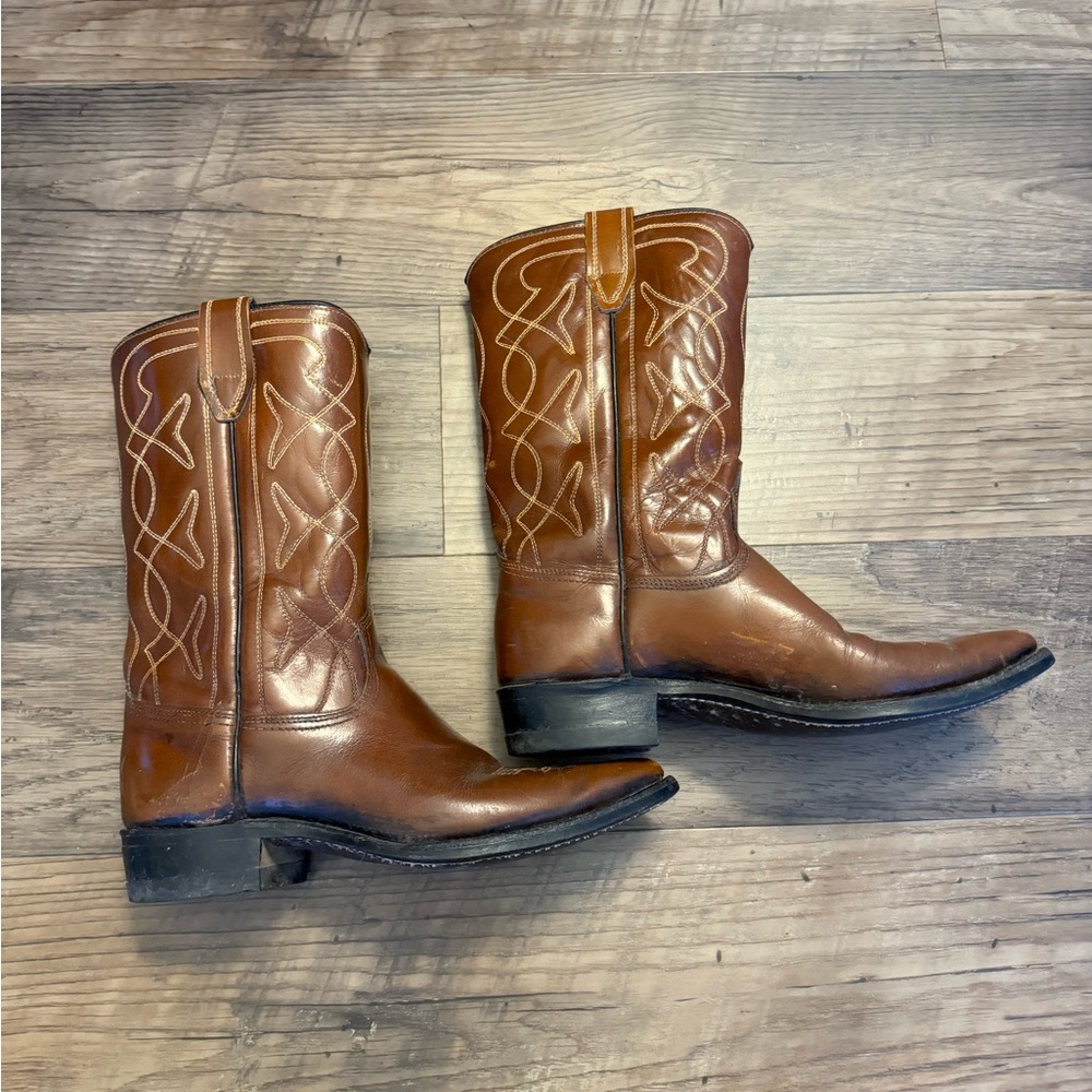 Youth boots